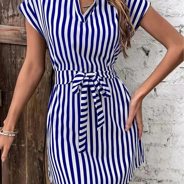 Allegra – Vestido Camiseiro às Riscas com Cinto
